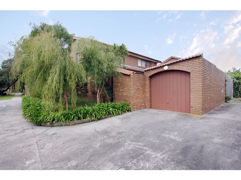 1/2 Cecil Street, Frankston South VIC 3199