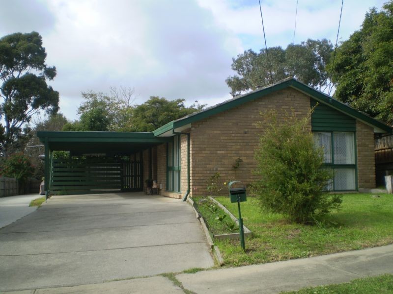 8 Lloyd Street, Langwarrin VIC 3910
