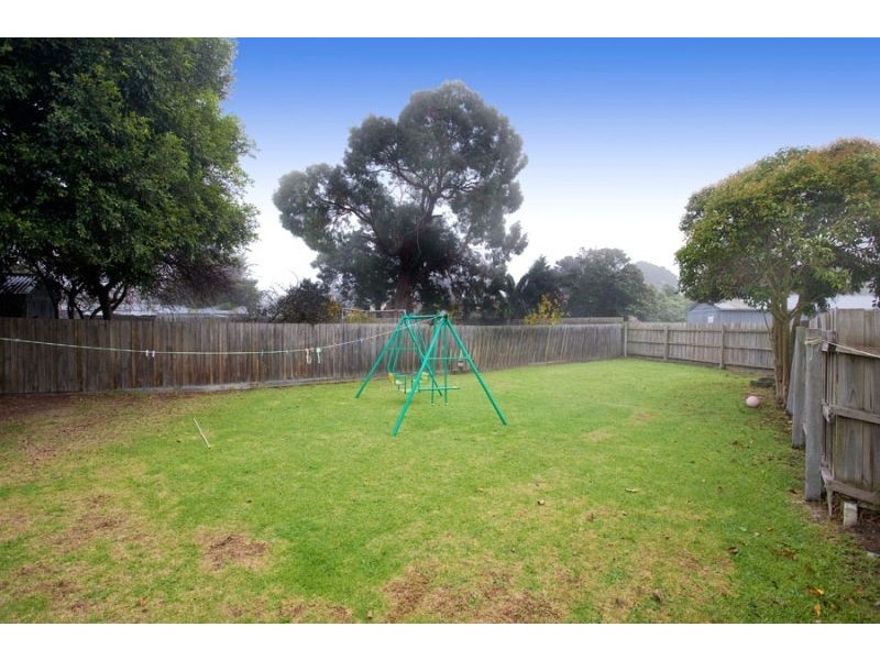 31 Hickory Crescent, Frankston North VIC 3200