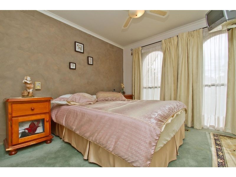 66 Gairloch Drive, Frankston VIC 3199