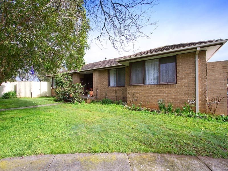 1 Troon Place, Frankston VIC 3199