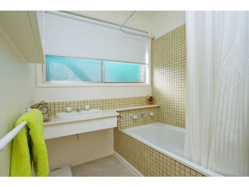 11/190 Karingal Drive, Frankston VIC 3199