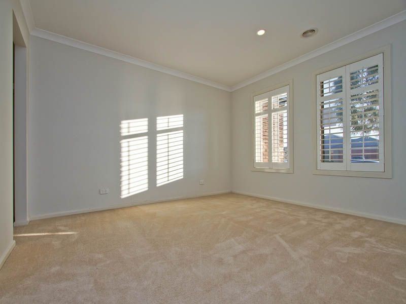 38 Clifton Grove, Carrum Downs VIC 3201