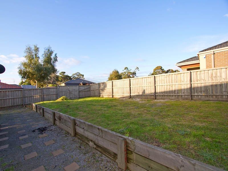 38 Clifton Grove, Carrum Downs VIC 3201
