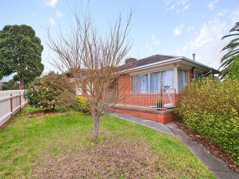 2 Pembroke Ave., Frankston VIC 3199