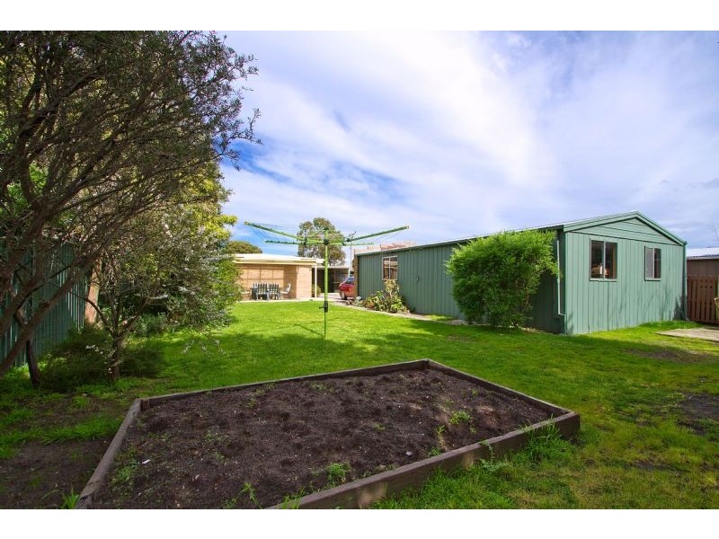 8 Elliott Street, Seaford VIC 3198