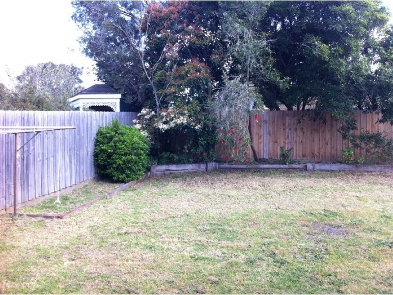 2/18 Shaftesbury Street, Frankston VIC 3199