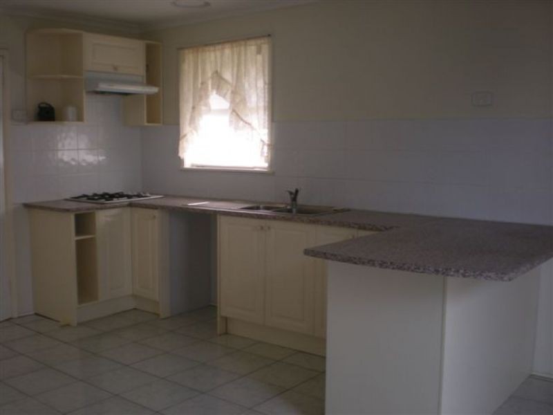 41 Laurina Crescent, Frankston North VIC 3200