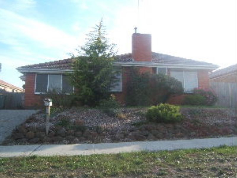 13 Bushlark Drive, Carrum Downs VIC 3201