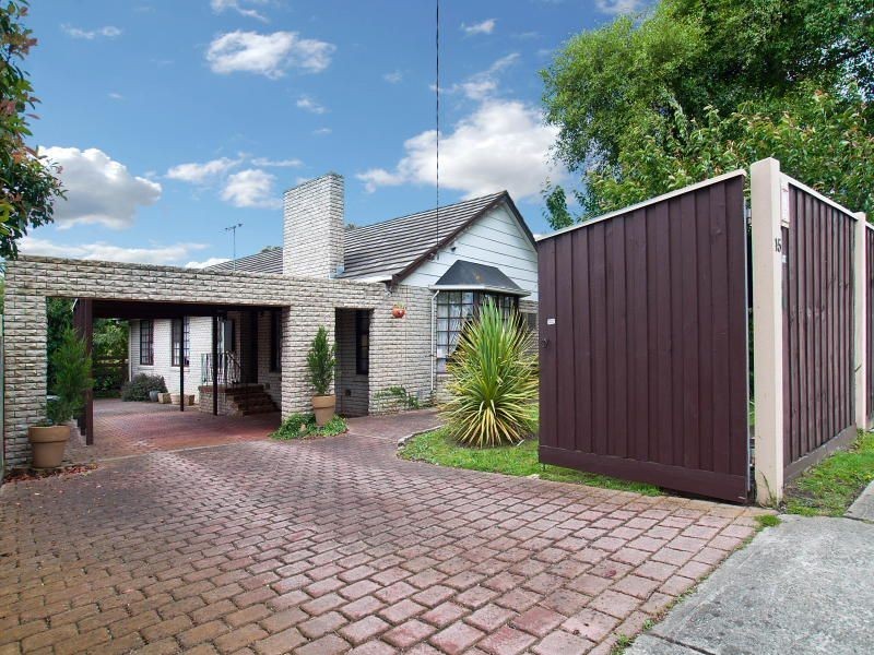 15 GOLF LINKS RD., Frankston VIC 3199