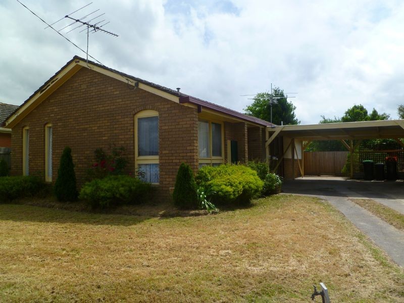 41 Silvertop Crescent, Frankston North VIC 3200