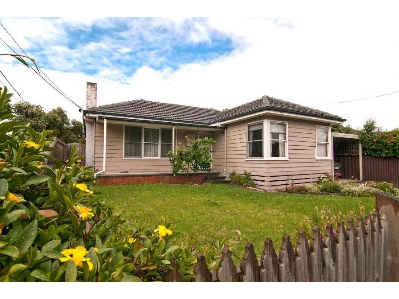 24 DELL RD., Frankston VIC 3199