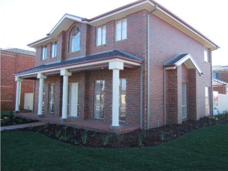 8 Pepperbush Crescent, Langwarrin VIC 3910