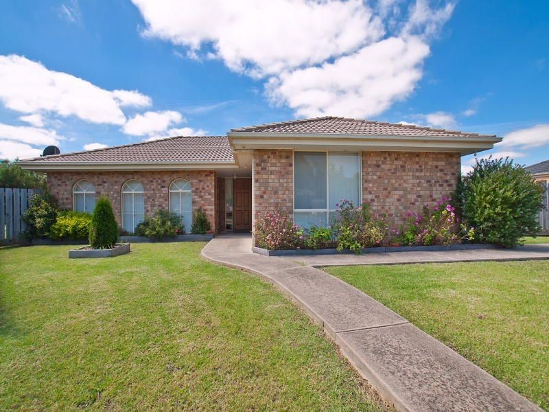 4 Elpara Place, Skye VIC 3977