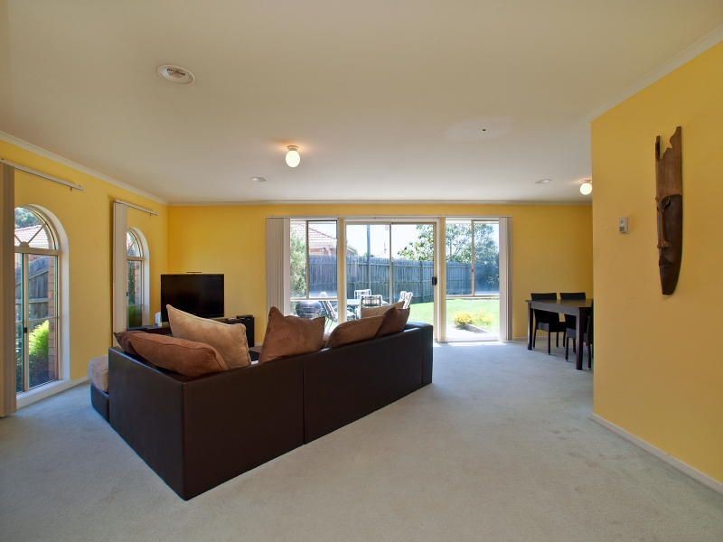 4 Elpara Place, Skye VIC 3977
