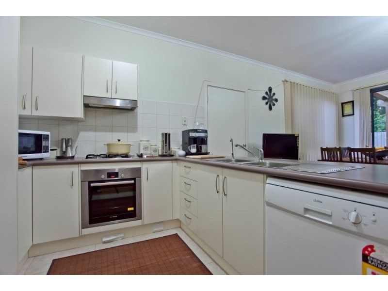 2/102 Hillcrest Road, Frankston VIC 3199