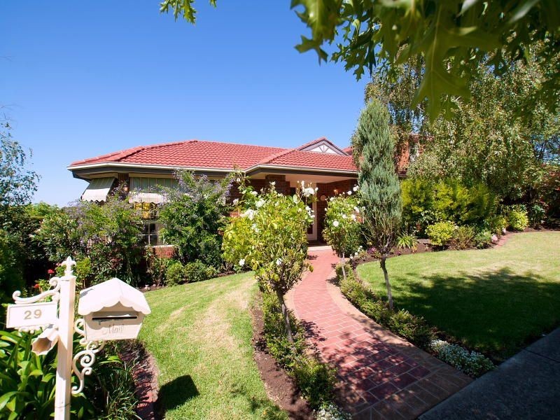 29 Manor Drive, Frankston VIC 3199
