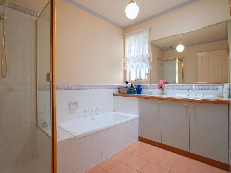 29 Manor Drive, Frankston VIC 3199