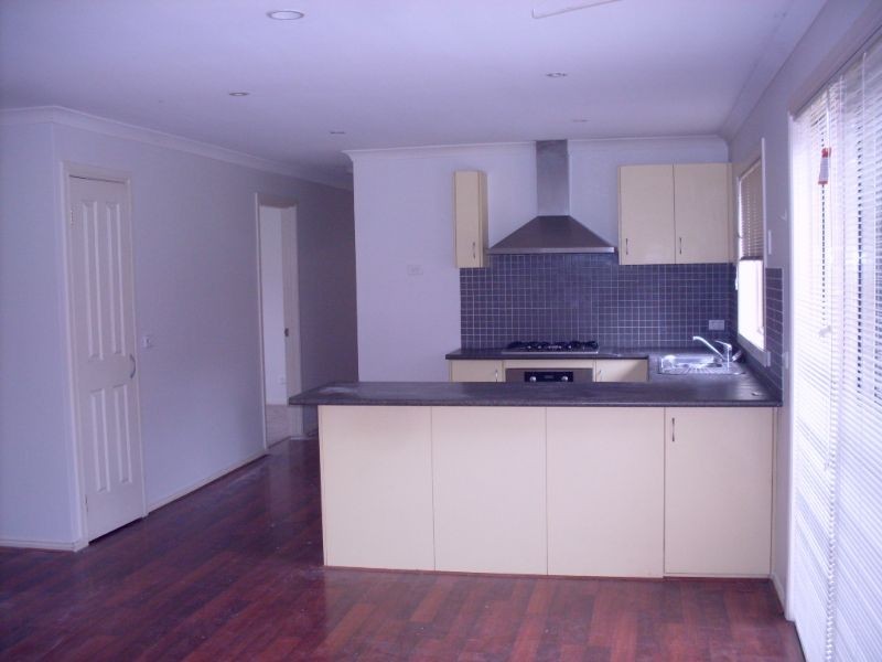 13 Hutchins Way, Skye VIC 3977