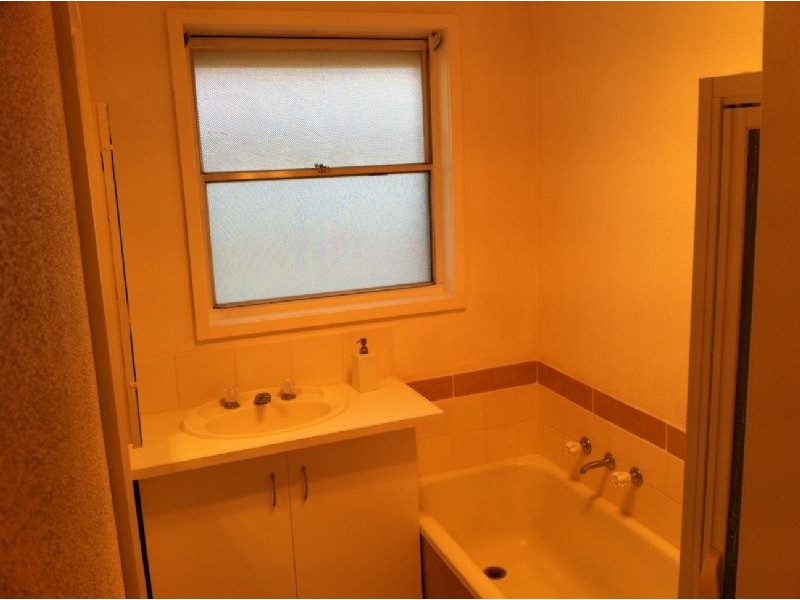 1/111 Rosemary Crescent, Frankston North VIC 3200