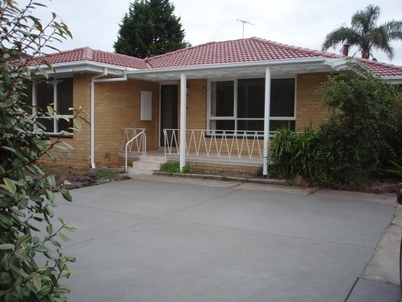 2 Tulum Court, Frankston VIC 3199