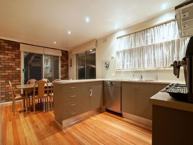 8 Pembroke Avenue, Frankston VIC 3199