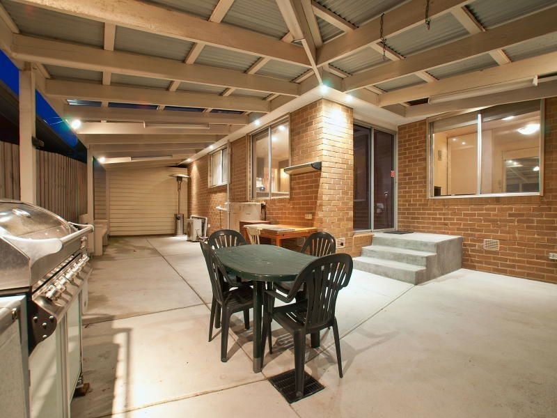 8 Pembroke Avenue, Frankston VIC 3199