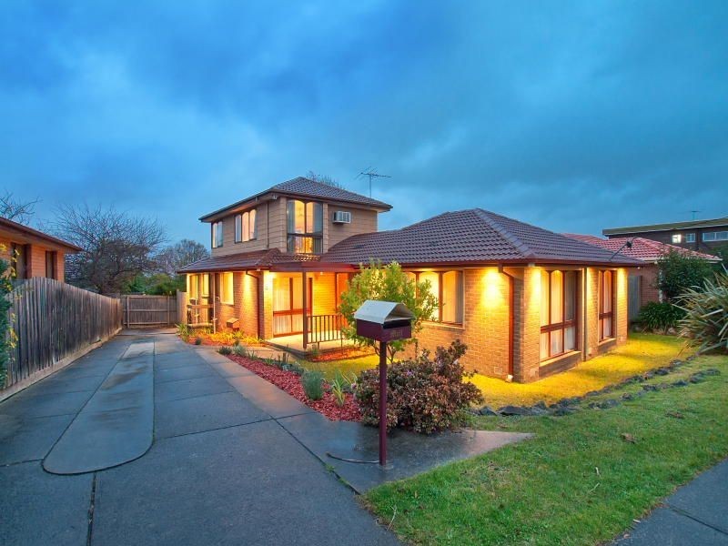 8 Pembroke Avenue, Frankston VIC 3199