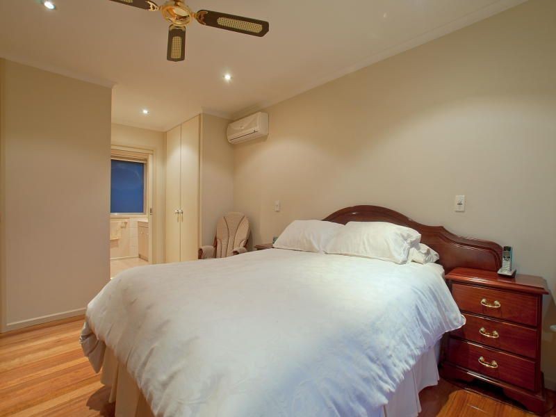 8 Pembroke Avenue, Frankston VIC 3199