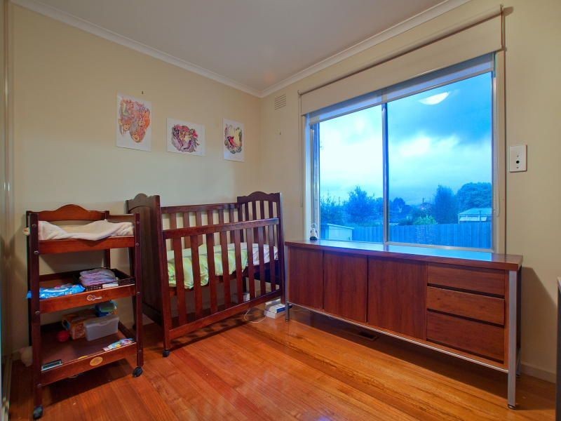 8 Pembroke Avenue, Frankston VIC 3199