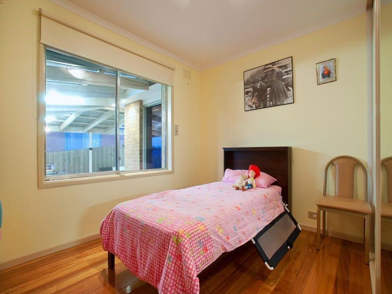 8 Pembroke Avenue, Frankston VIC 3199