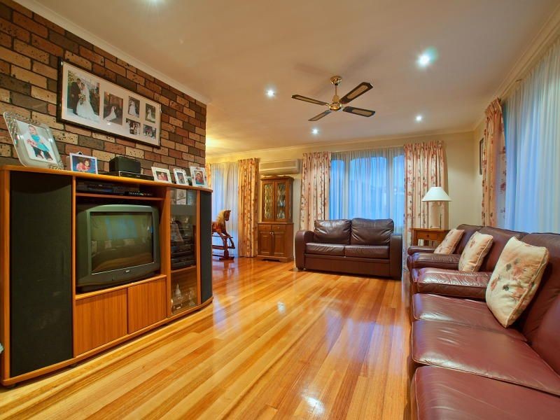 8 Pembroke Avenue, Frankston VIC 3199