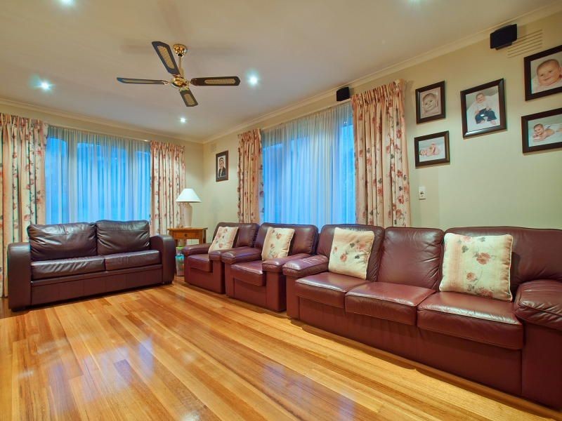 8 Pembroke Avenue, Frankston VIC 3199