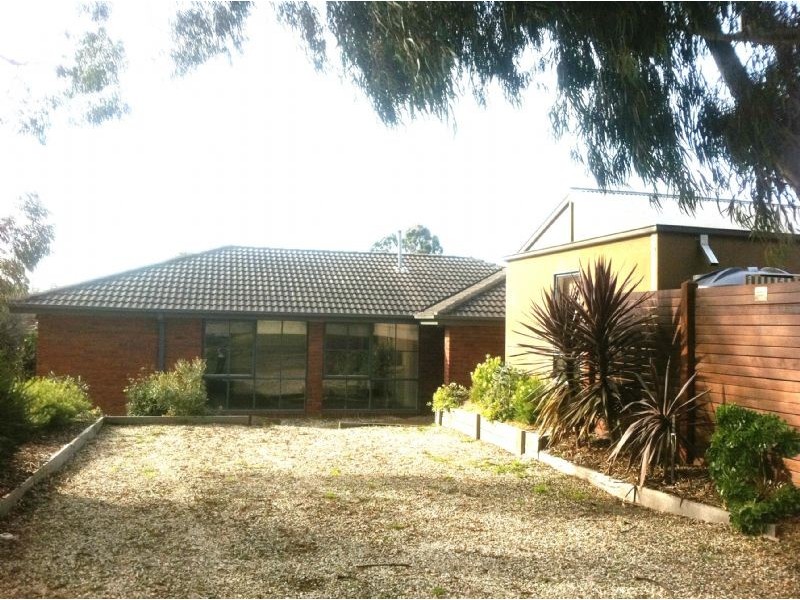 74 Raphael Crescent, Frankston VIC 3199