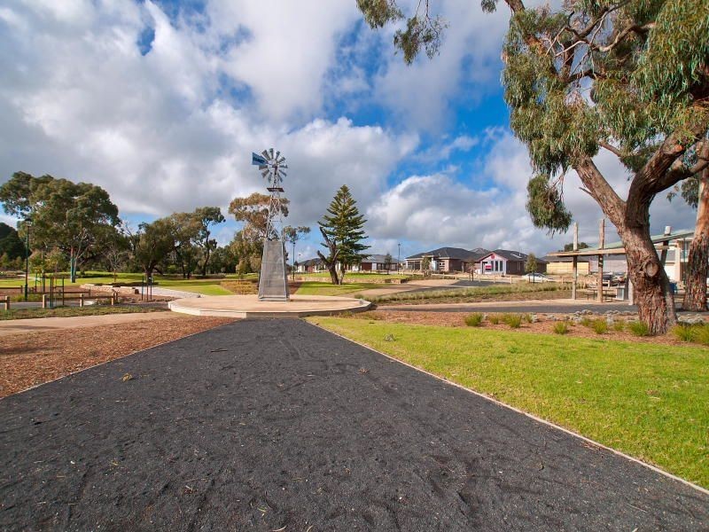 12 Santa Clara Mews, Skye VIC 3977