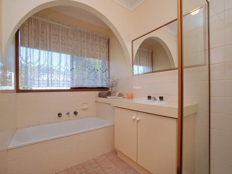 12 Pardalote Ave, Carrum Downs VIC 3201