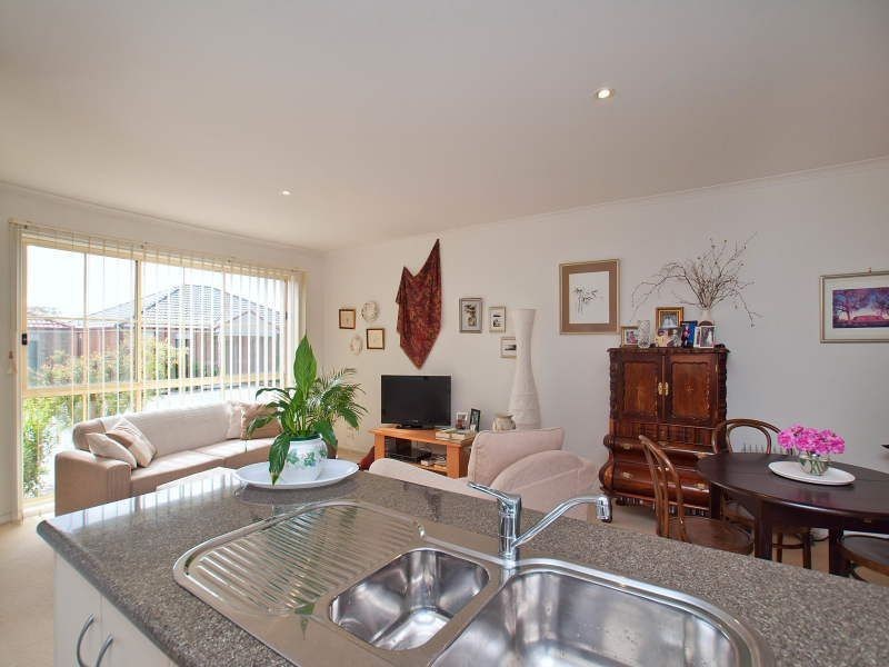 8/4 Barak Court, Frankston VIC 3199