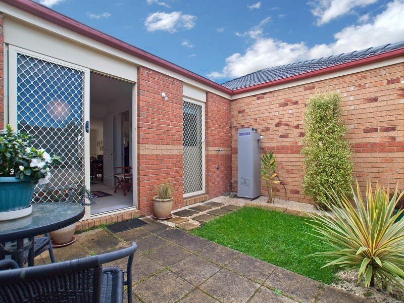 8/4 Barak Court, Frankston VIC 3199