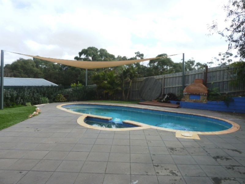 1 Bottlebrush Court, Langwarrin VIC 3910