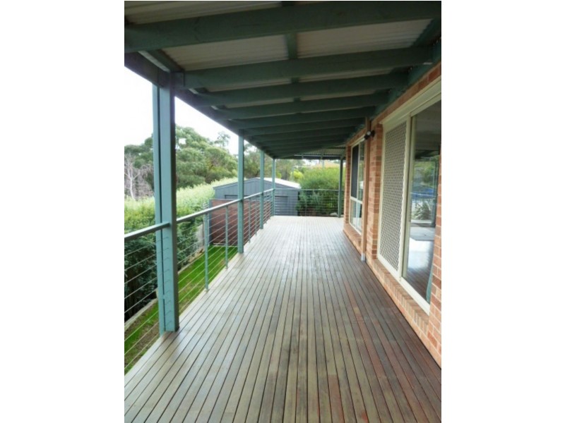 1 Bottlebrush Court, Langwarrin VIC 3910