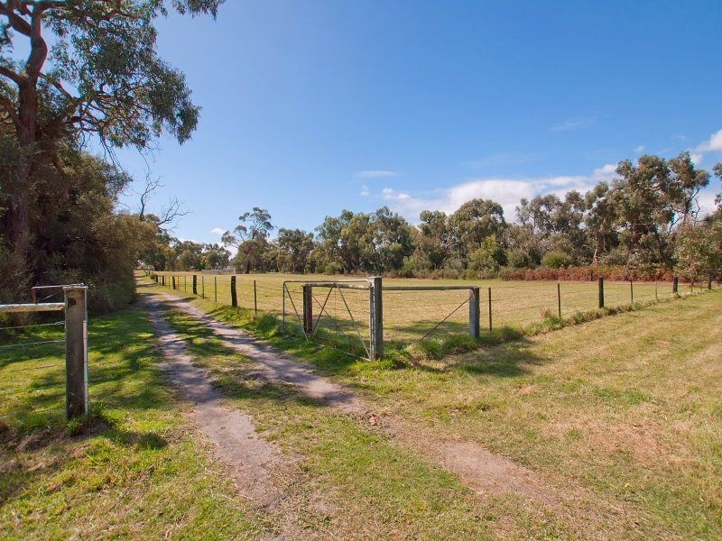 70 Valley Road, Langwarrin VIC 3910