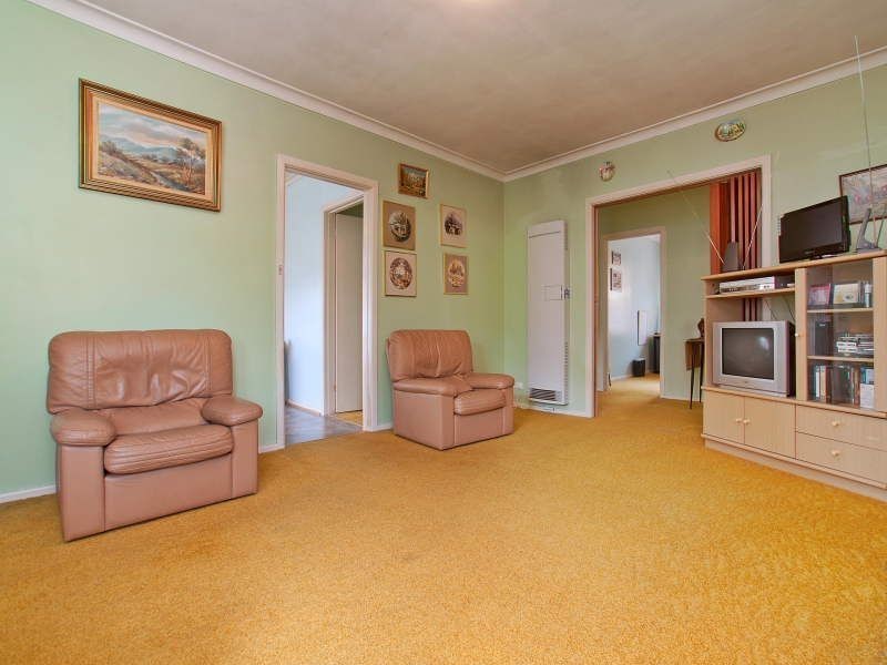 42 Woodlands Grove, Frankston VIC 3199