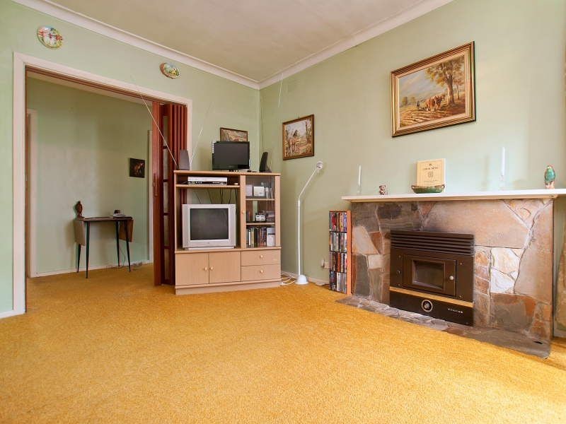 42 Woodlands Grove, Frankston VIC 3199