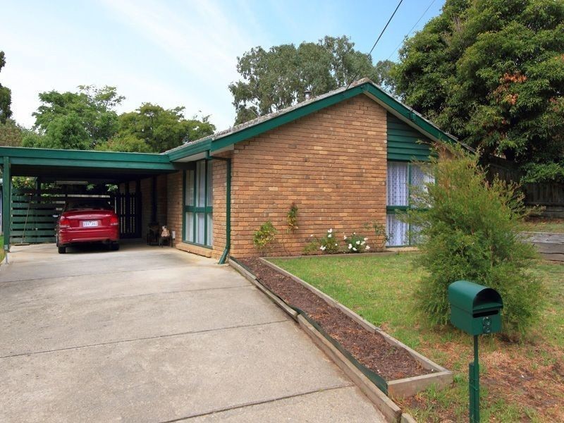 8 Lloyd Street, Langwarrin VIC 3910