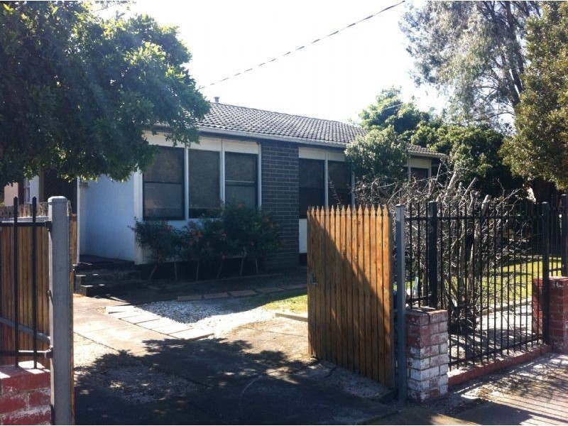 21 Lambert Street, Frankston North VIC 3200