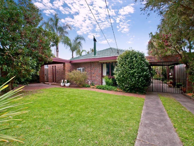18 Oaklands Crescent, Frankston VIC 3199