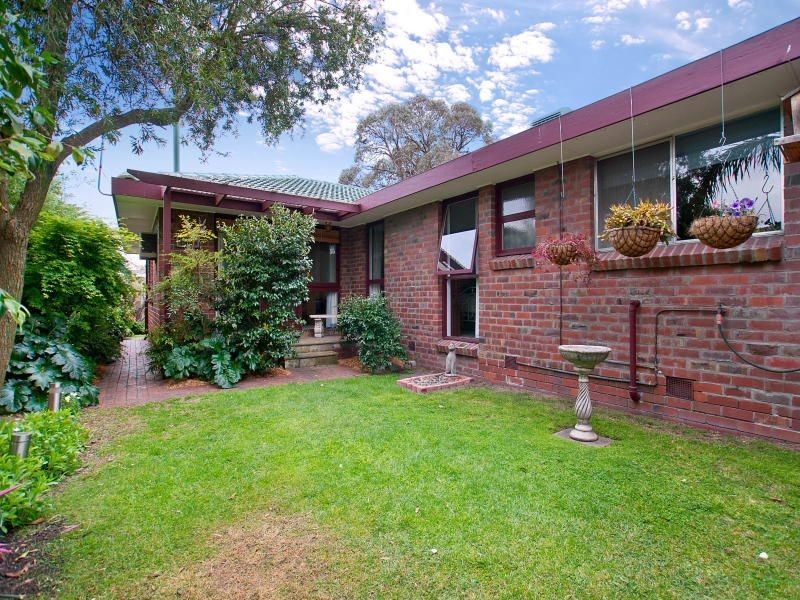 18 Oaklands Crescent, Frankston VIC 3199