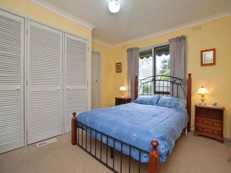 18 Oaklands Crescent, Frankston VIC 3199