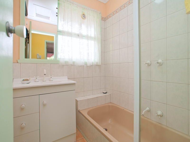 18 Oaklands Crescent, Frankston VIC 3199