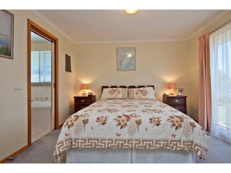2 Maplewood Court, Carrum Downs VIC 3201
